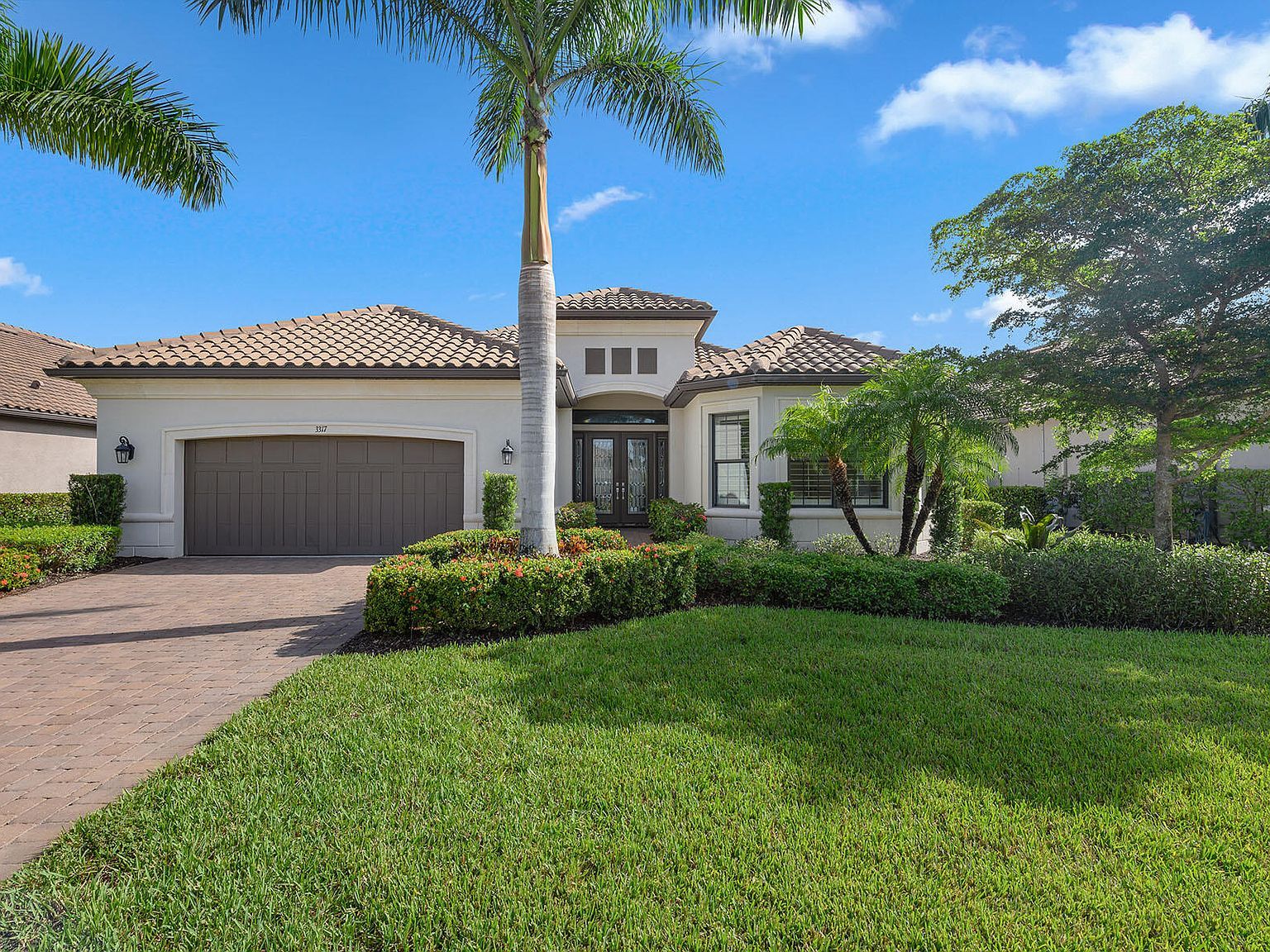 3317 Belon Ln Naples, FL 34114 - Thumbnail 2