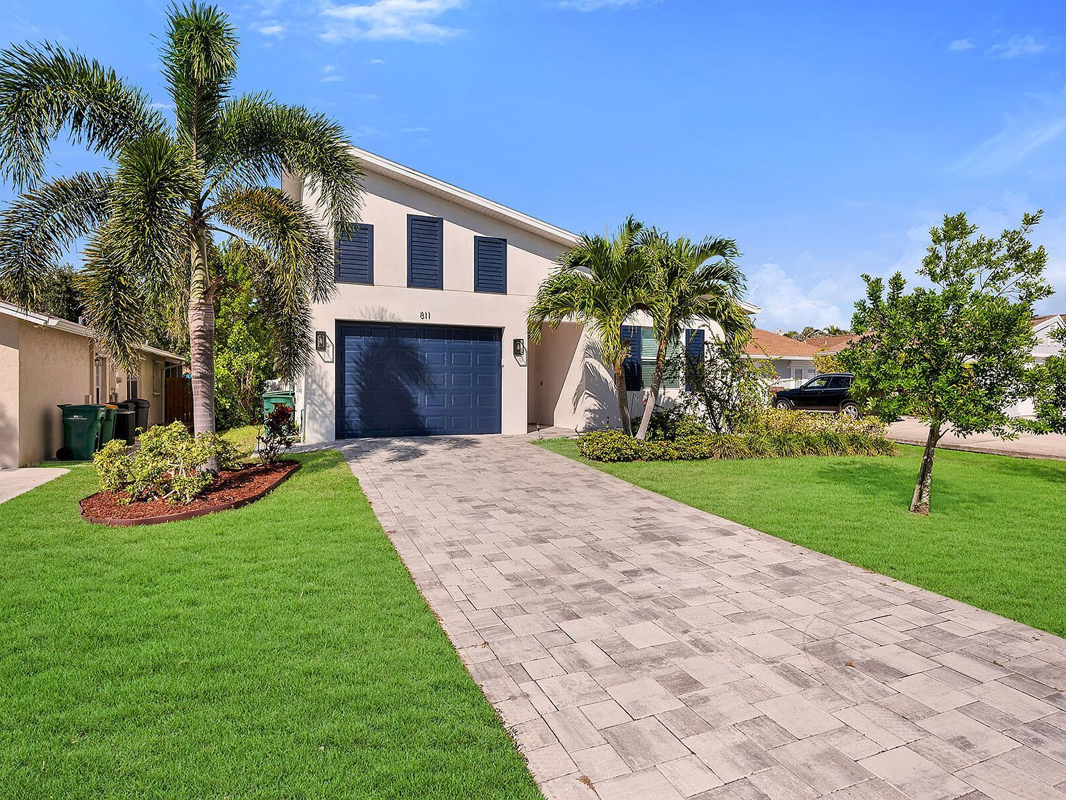 811 108th Ave N Naples, FL 34108 - Thumbnail 2