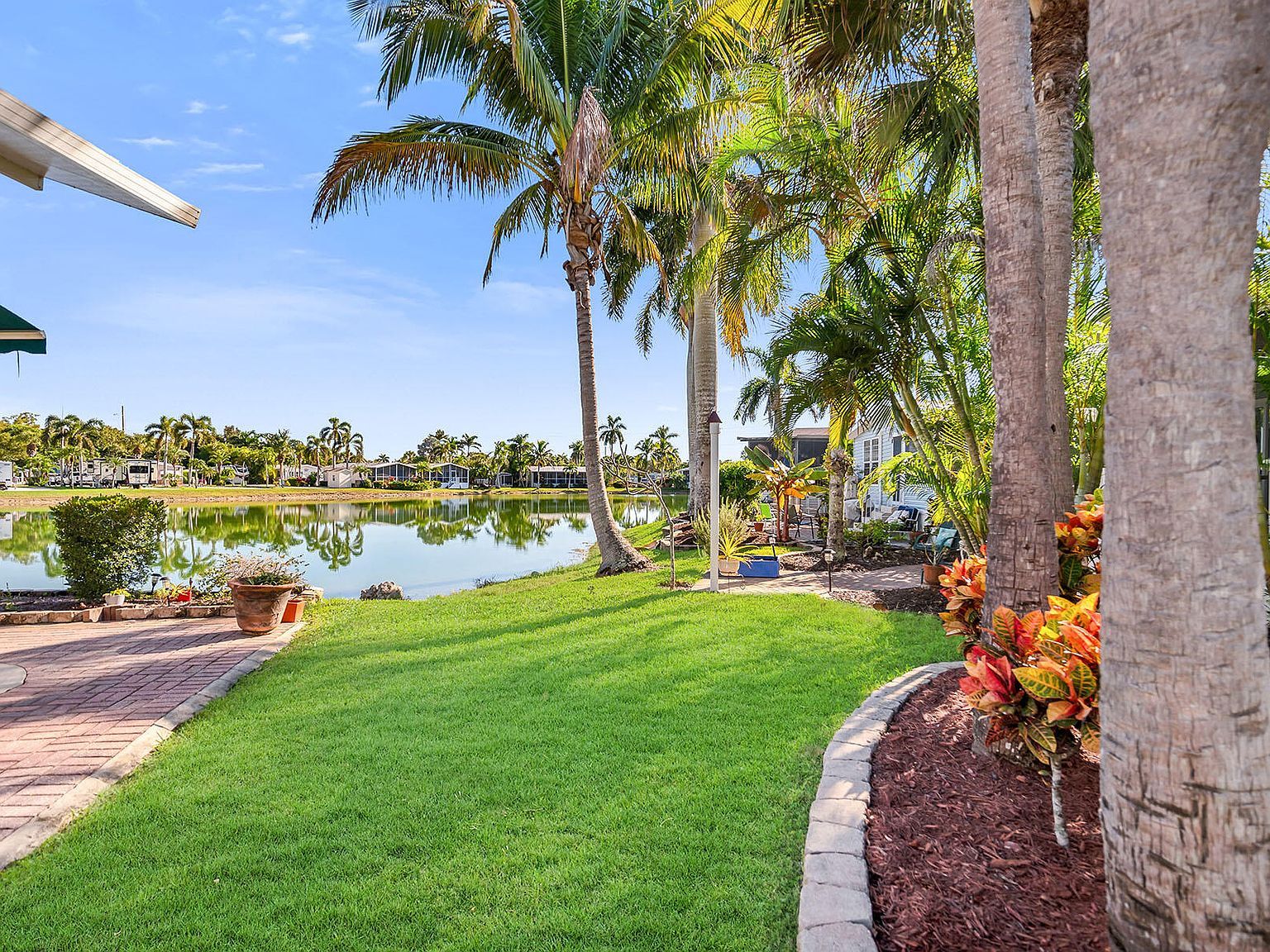 1113 Diamond Lake Cir Naples, FL 34114 - Thumbnail 2