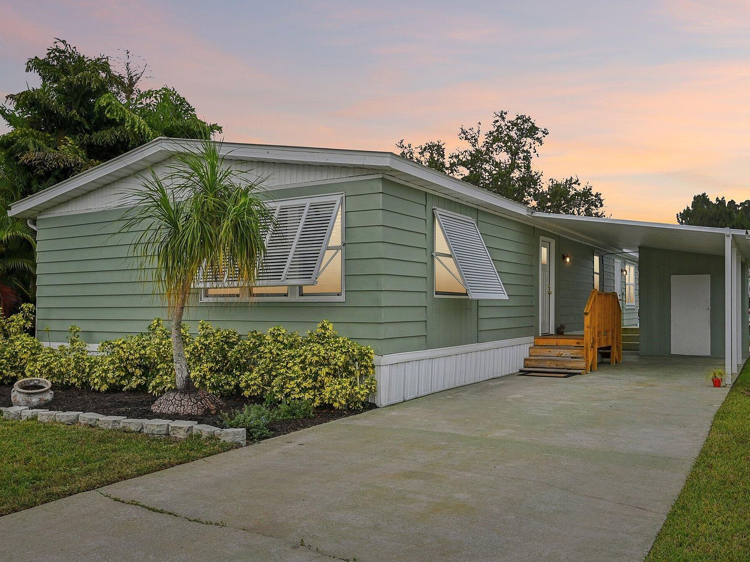 251 SE Paradise Pl Stuart, FL 34997 - Thumbnail 2