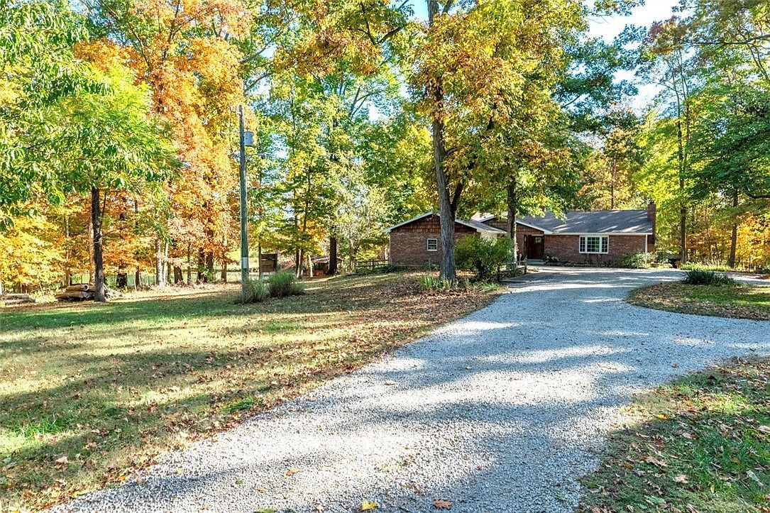 3050 Berry St Paris, IL 61944 - Thumbnail 2