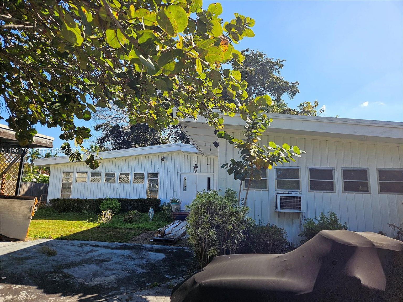 4610 SW 55th Ave Davie, FL 33314 - Thumbnail 2