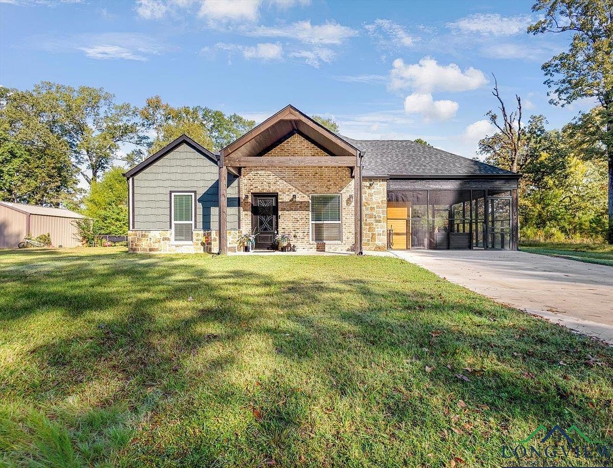 183 Tejas St Carthage, TX 75633 - Thumbnail 2