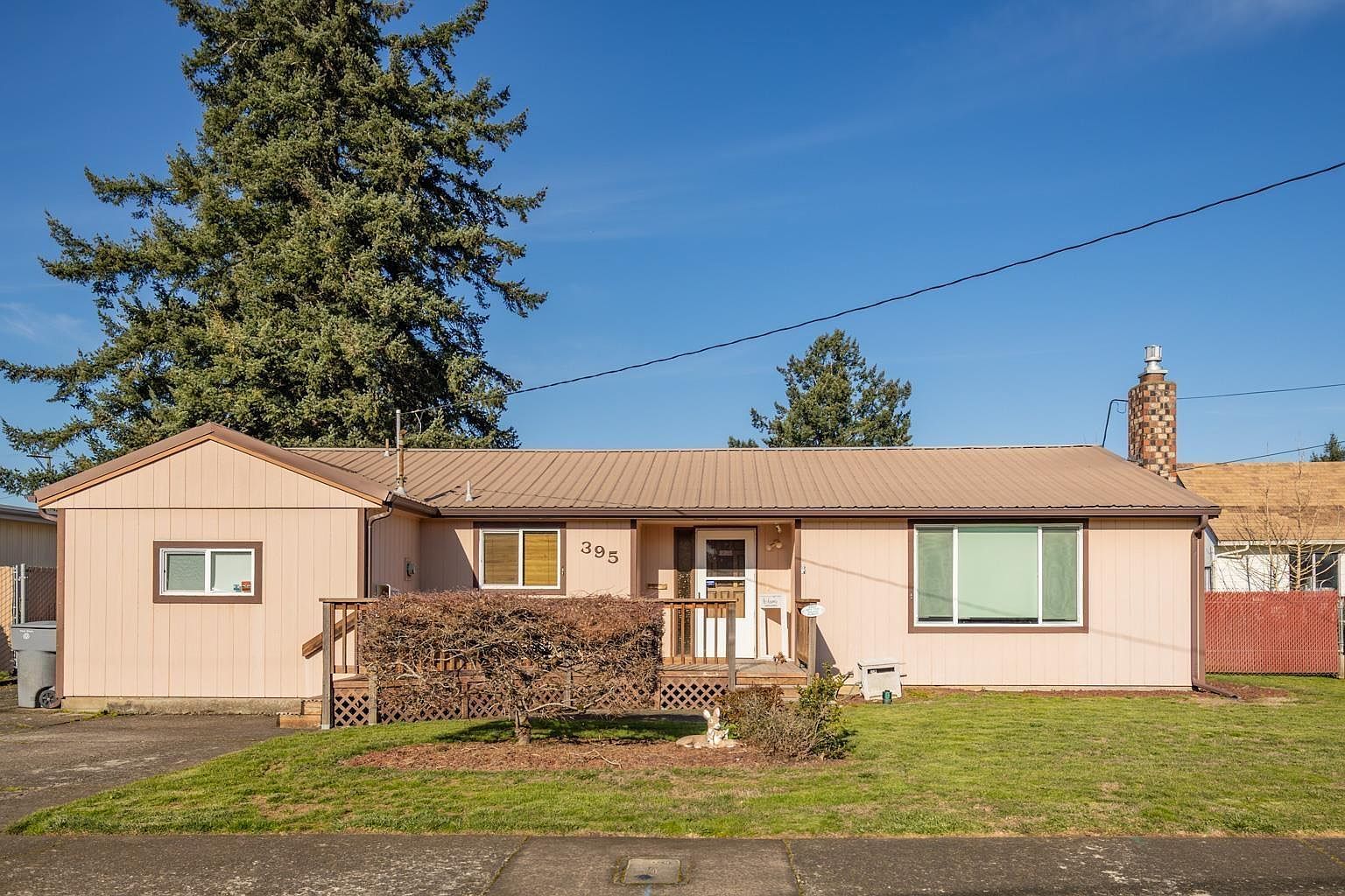 395 Berry St Lebanon, OR 97355 - Thumbnail 2