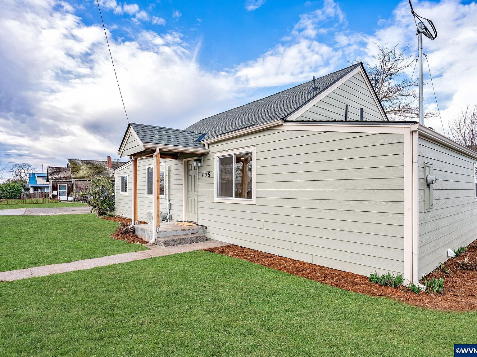 705 Tangent St Lebanon, OR 97355 - Thumbnail 2