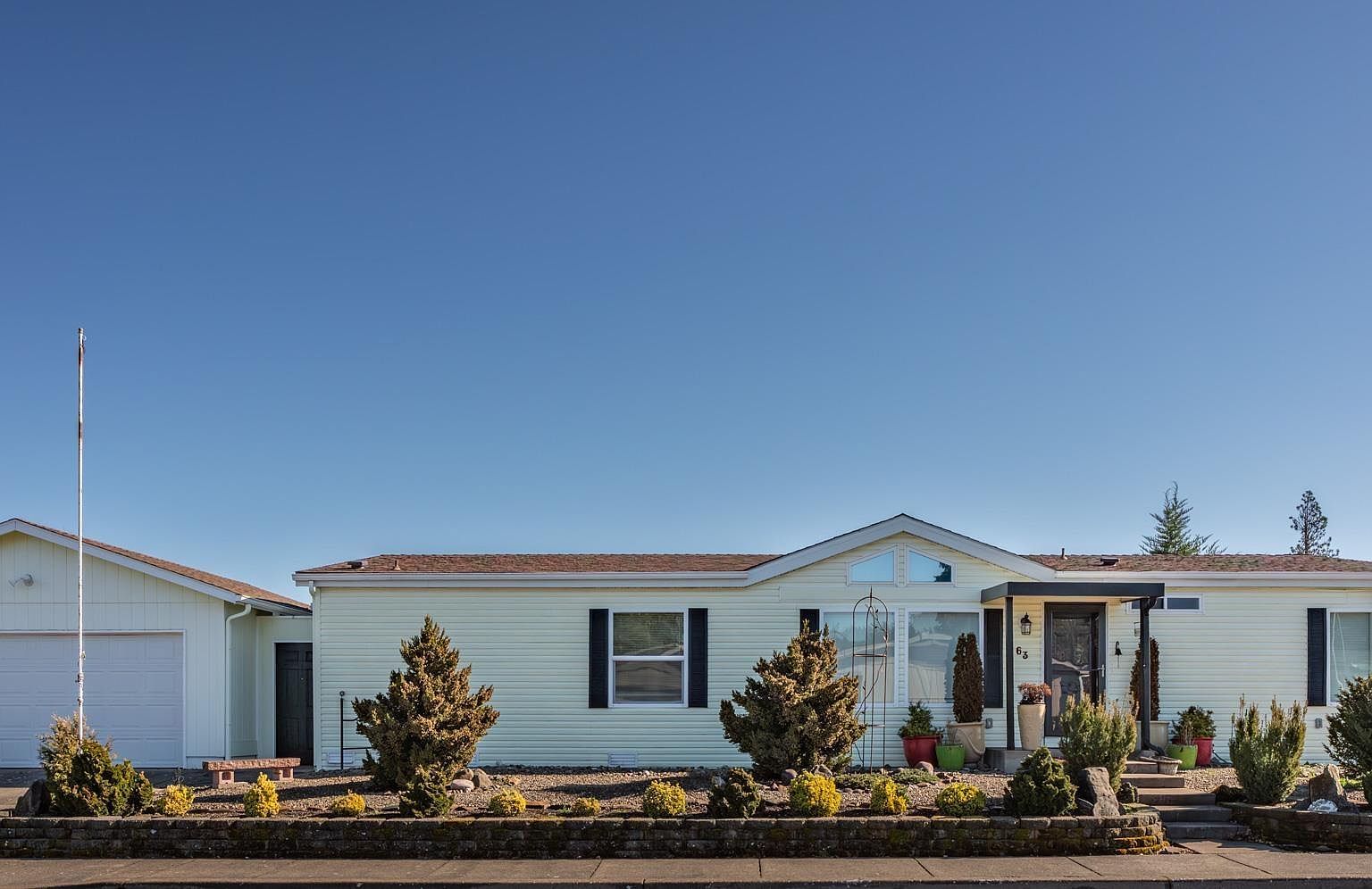 610 Vaughan Ln Unit 63 Lebanon, OR 97355 - Thumbnail 2