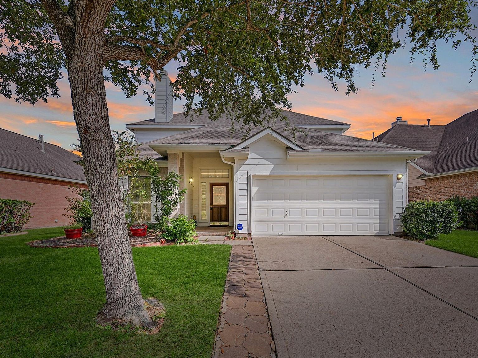 1614 Roaring Springs Ln Seabrook, TX 77586 - Thumbnail 2