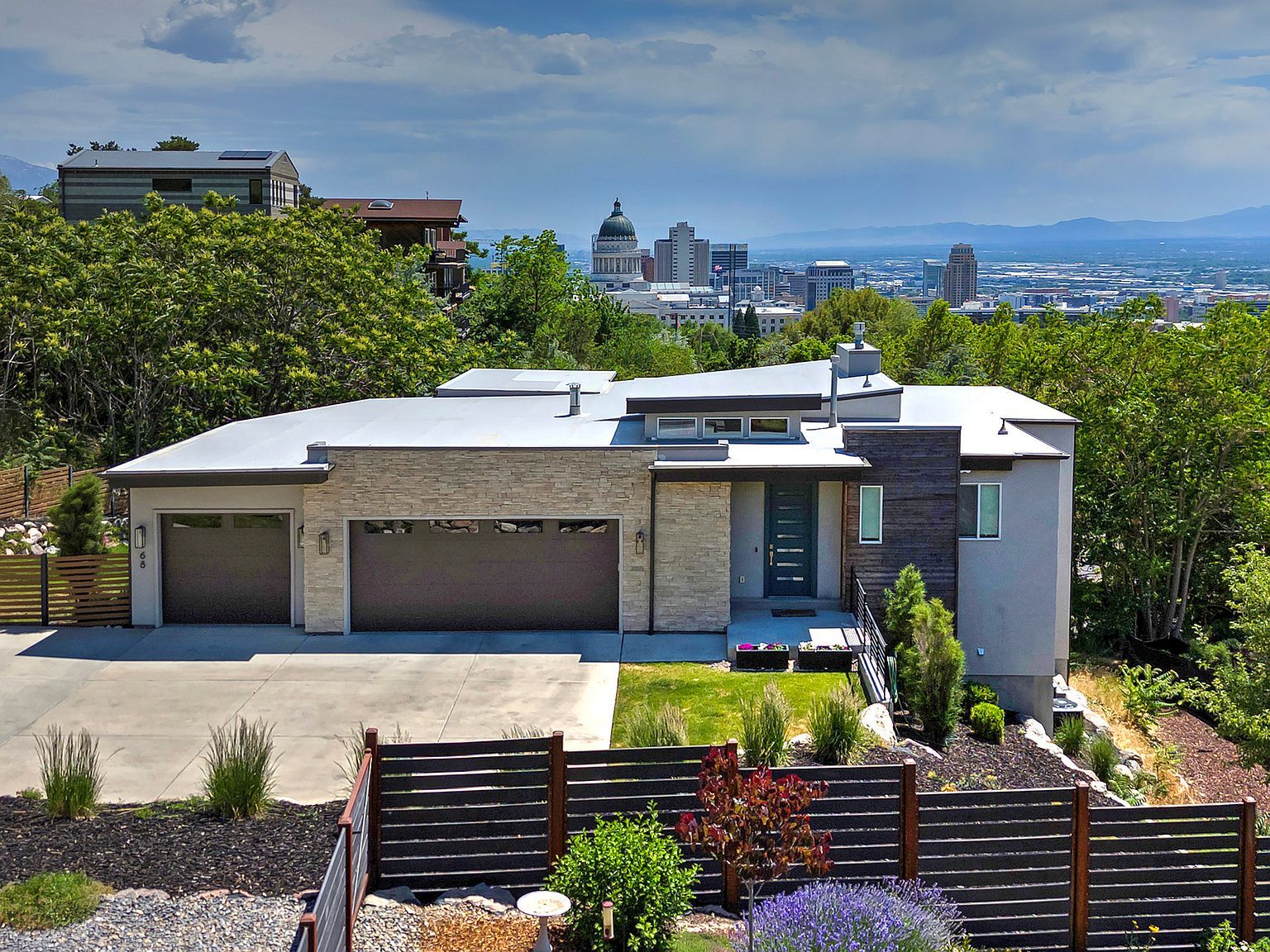 68 E Columbus Ct Salt Lake City, UT 84103 - Thumbnail 2