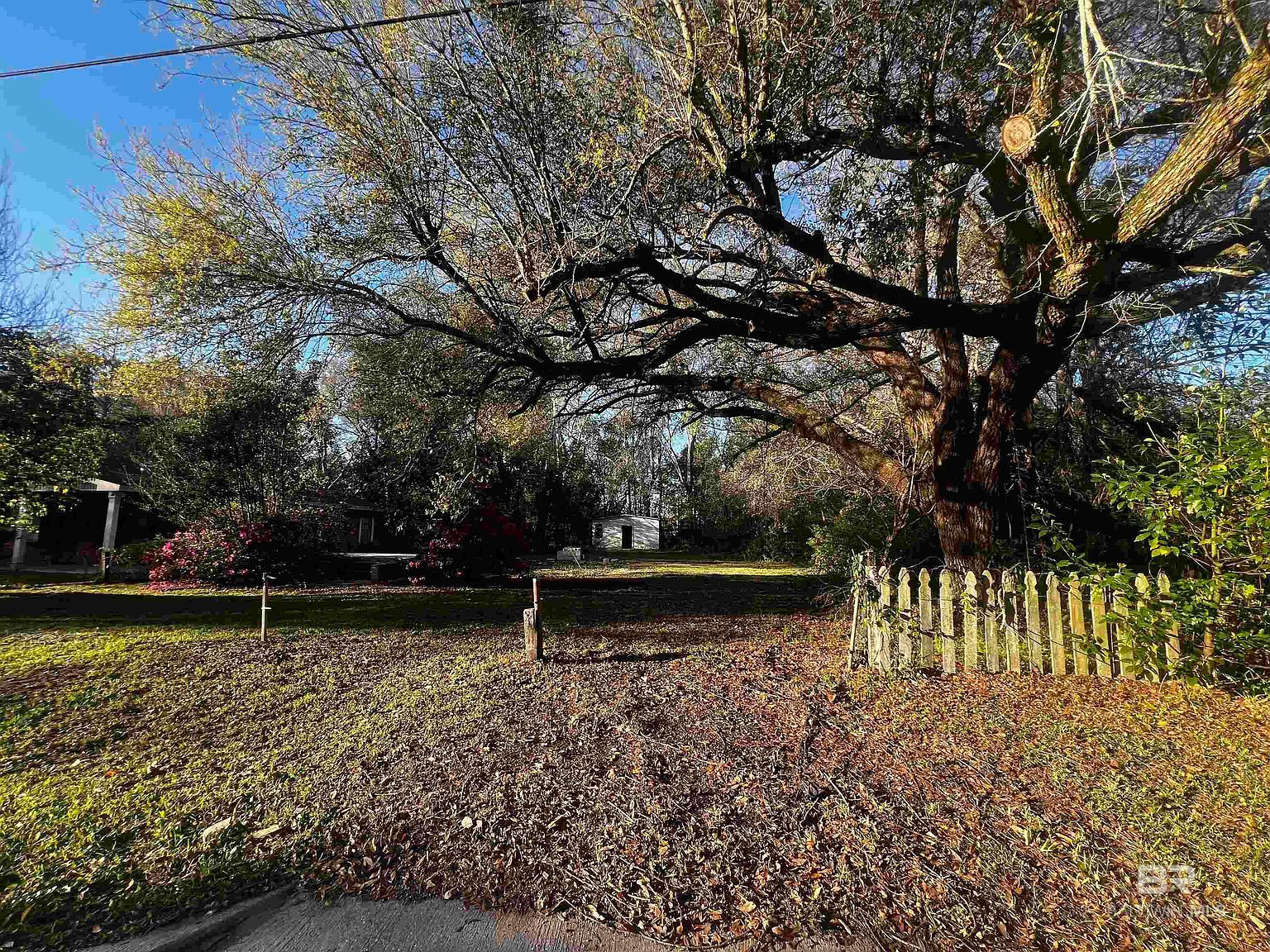 1604 Robert E Lee St #Lee-20 Mobile, AL 36605 - Thumbnail 2