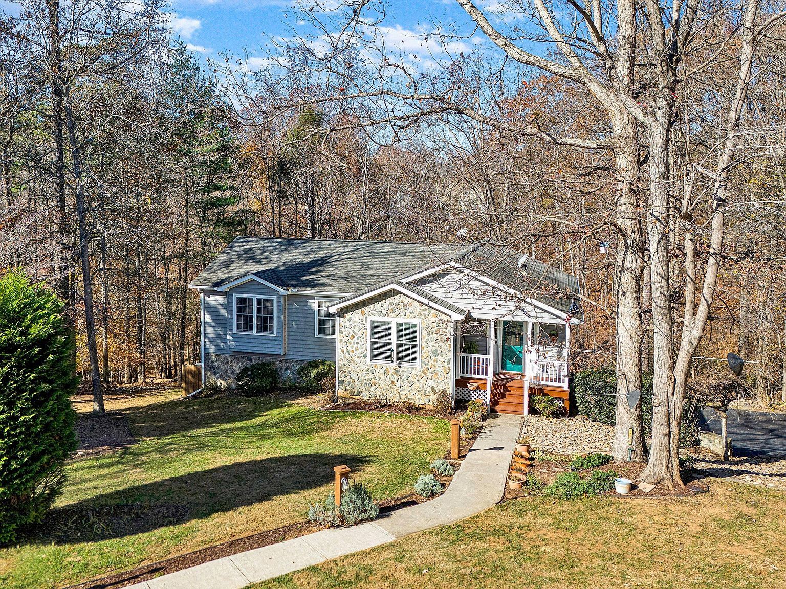 25 Walnut Landing Cir Hardy, VA 24101 - Thumbnail 2