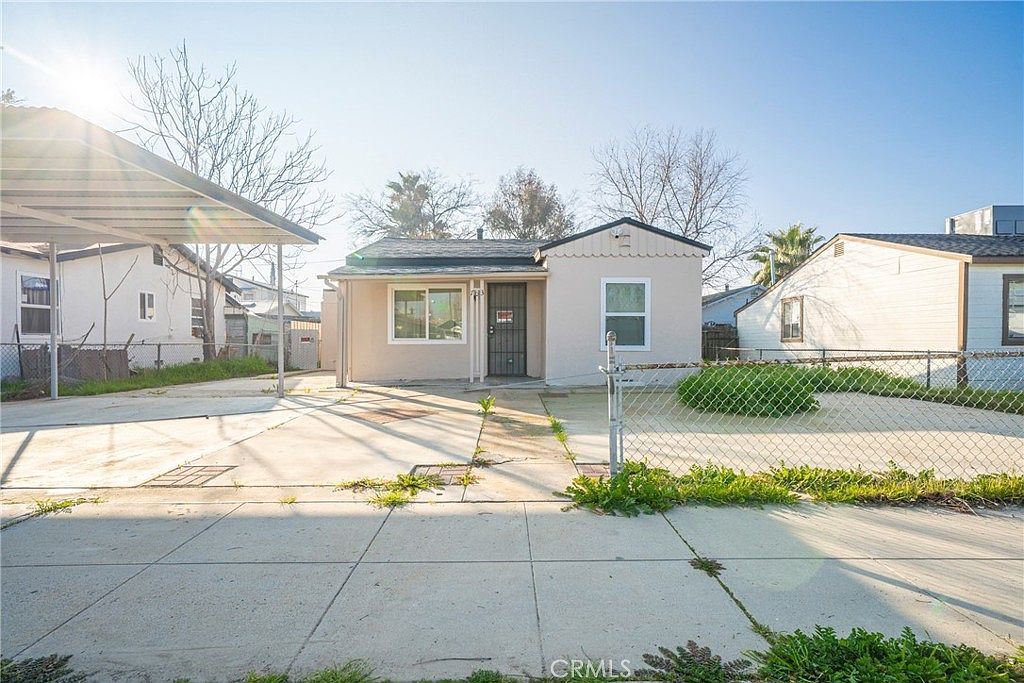 703 Woodrow Ave Bakersfield, CA 93308 - Thumbnail 2