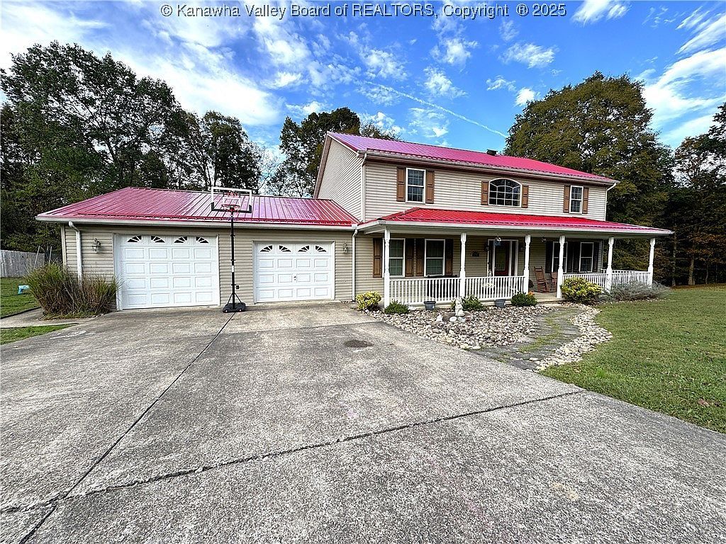 292 Winthrop Ln Clendenin, WV 25045 - Thumbnail 2