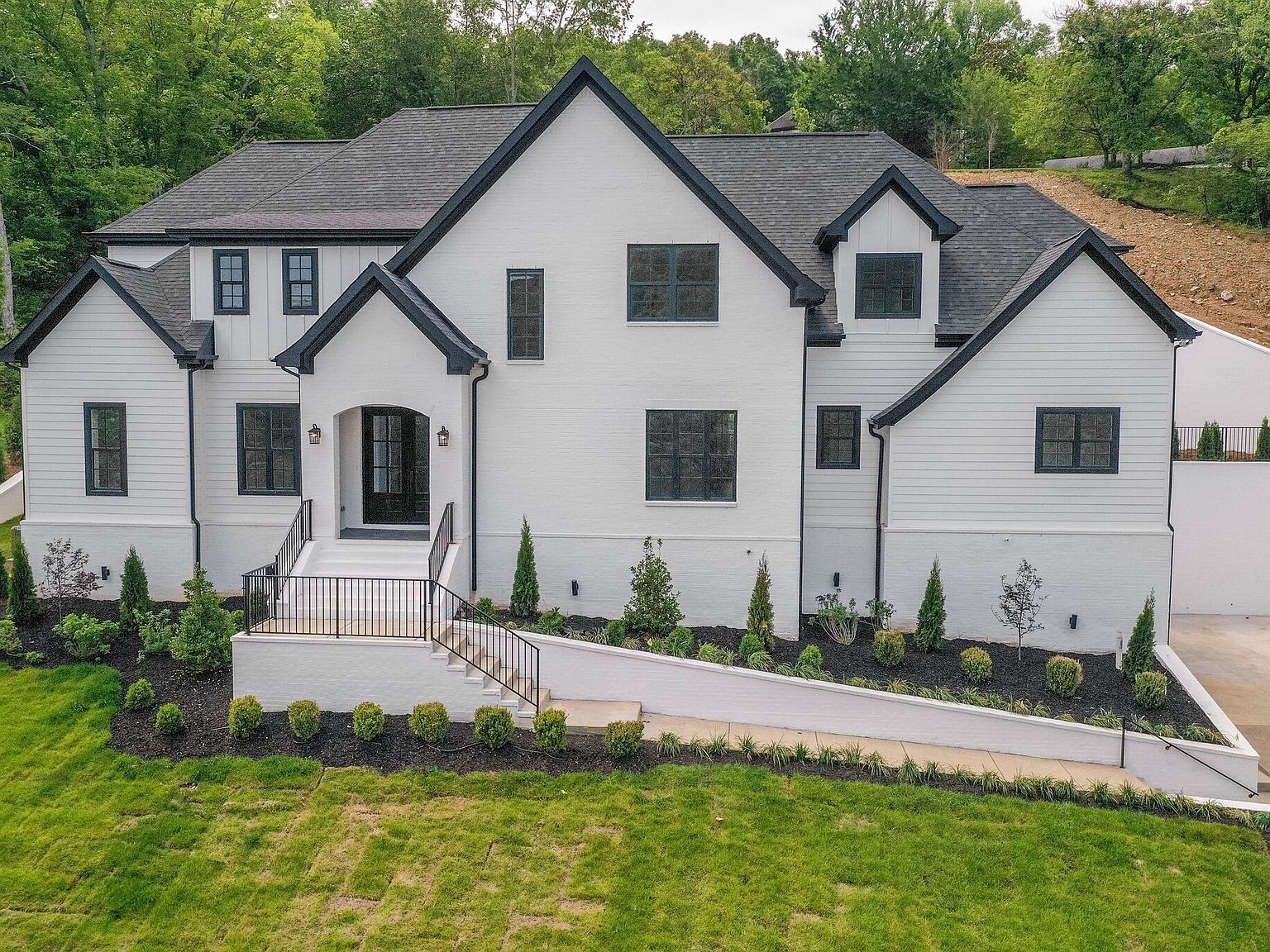 3004 Strickland Dr Nashville, TN 37221 - Thumbnail 2