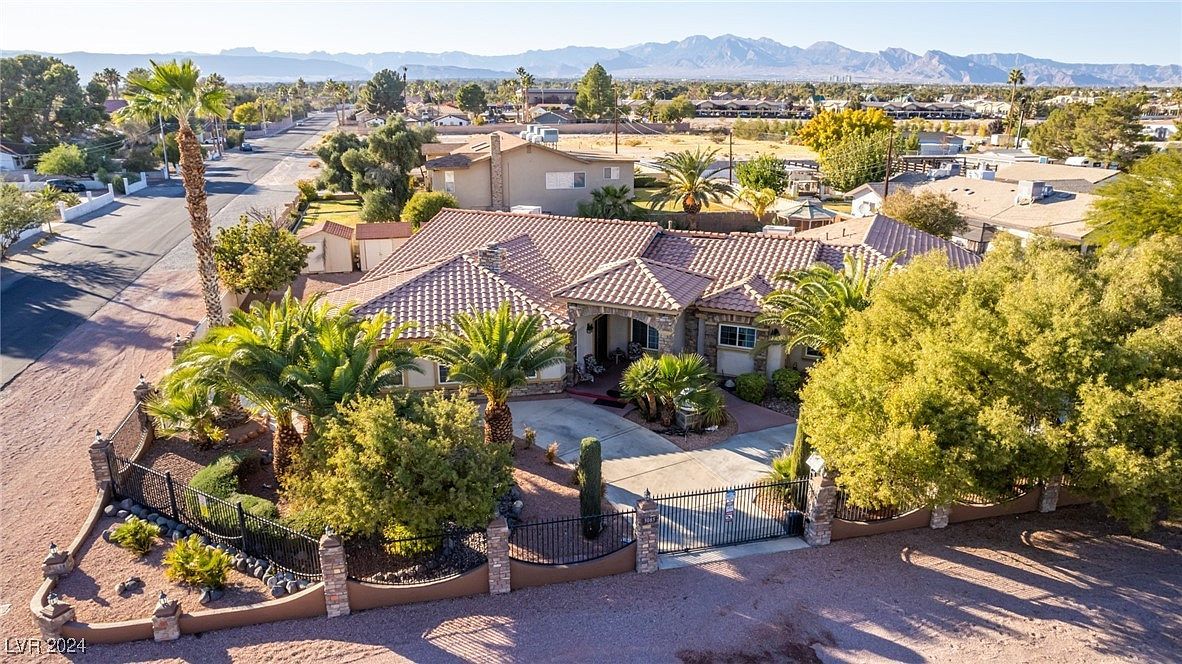 3085 Duneville St Las Vegas, NV 89146 - Thumbnail 2