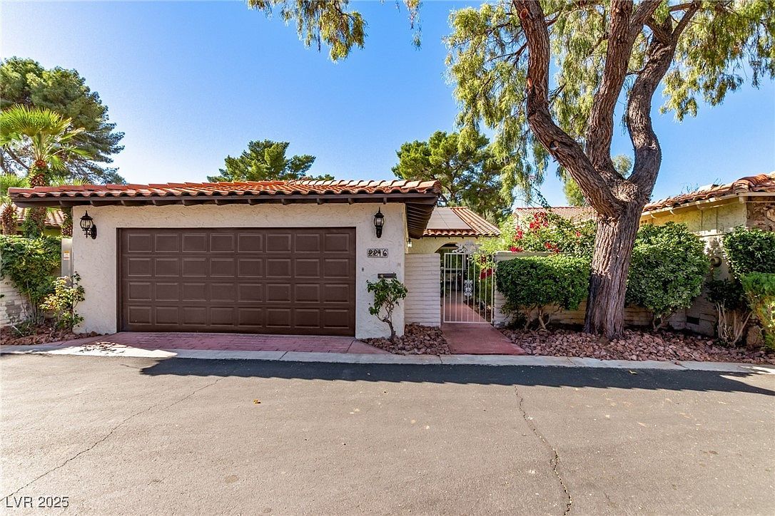 2216 Plaza Del Robles Las Vegas, NV 89102 - Thumbnail 2