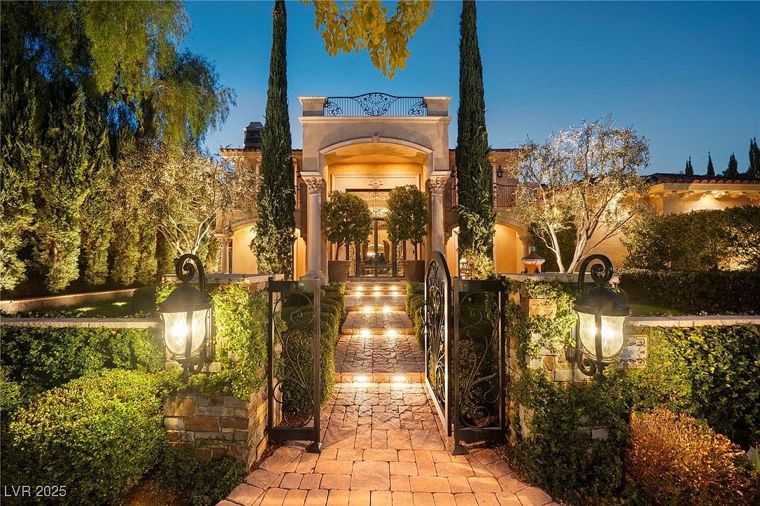 8808 Greensboro Ln Las Vegas, NV 89134 - Thumbnail 2