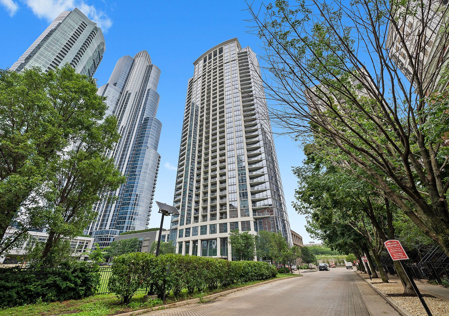 1235 S Prairie Ave APT 2101 Chicago, IL 60605 - Thumbnail 2