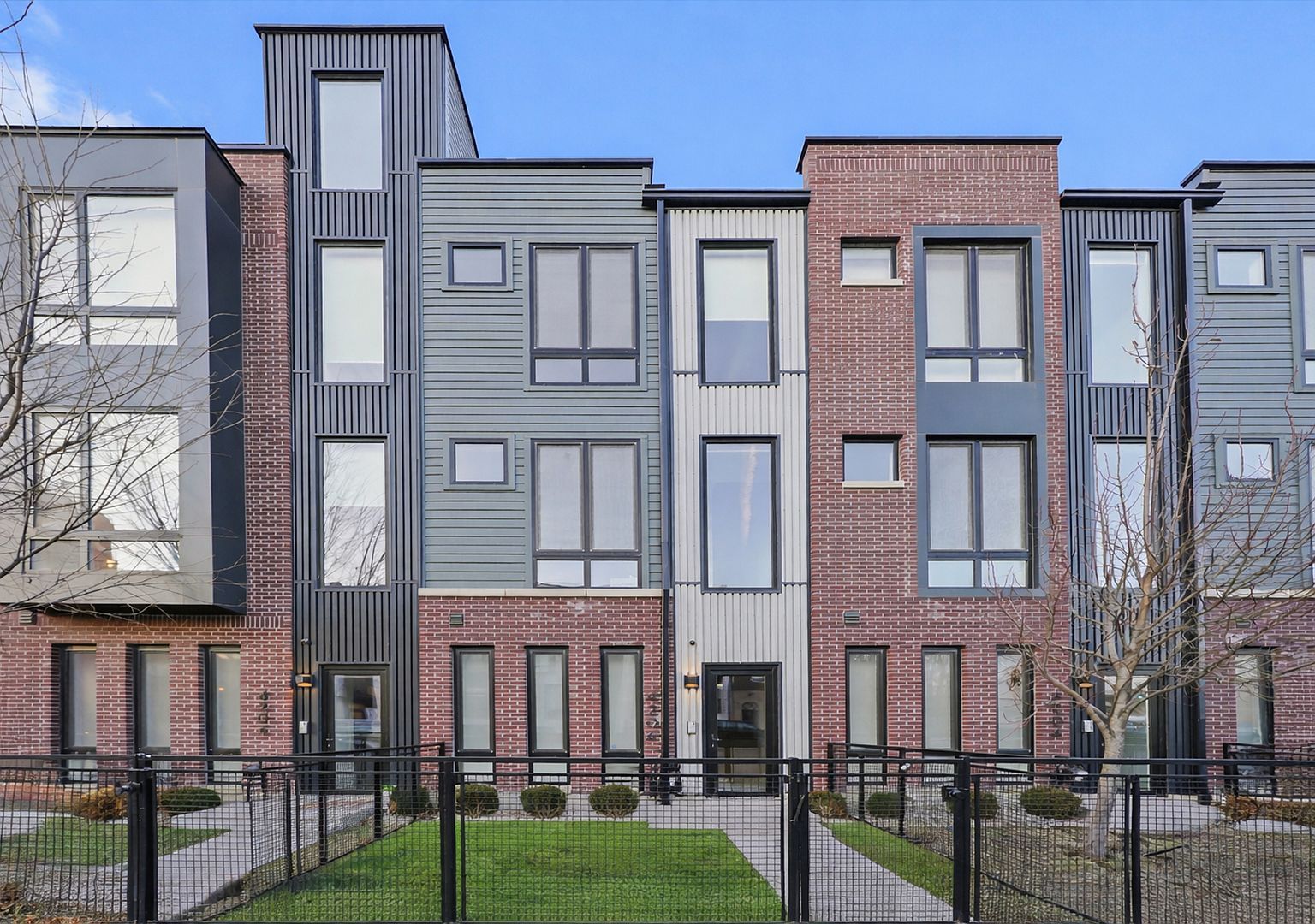 (undisclosed Address) Chicago, IL 60641 - Thumbnail 2