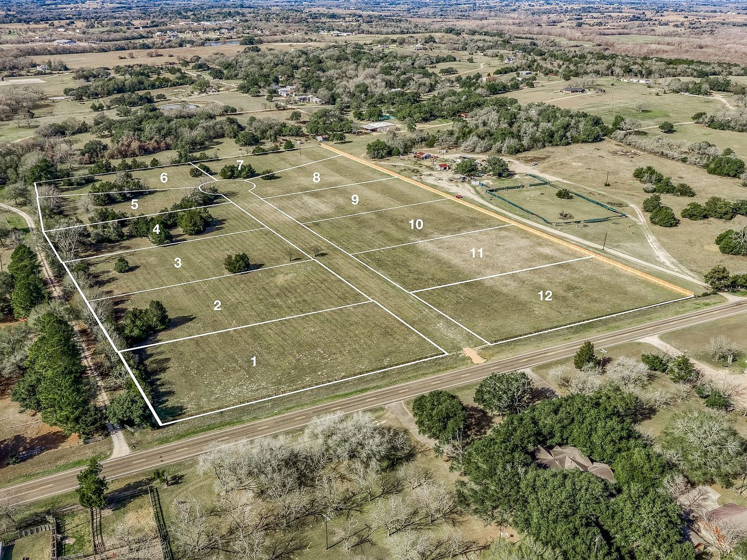 11 Maplewood Ln Brenham, TX 77833 - Thumbnail 2