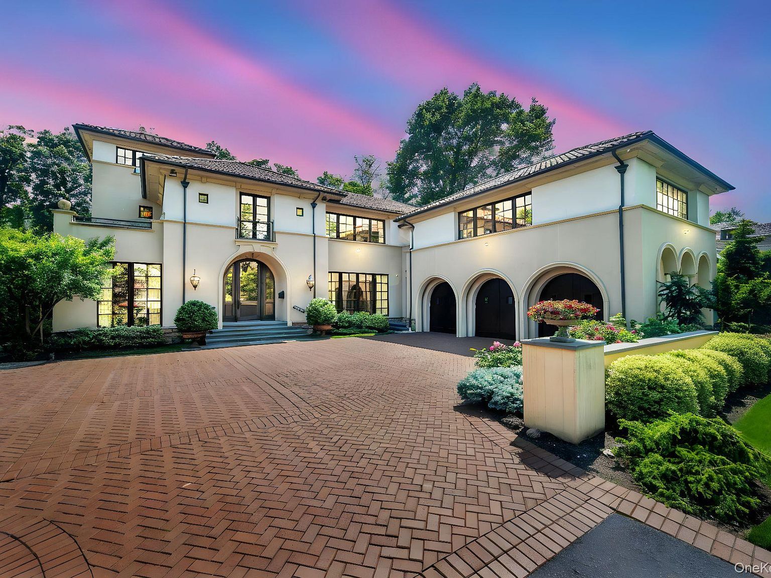 48 Nassau Dr Great Neck, NY 11021 - Thumbnail 2