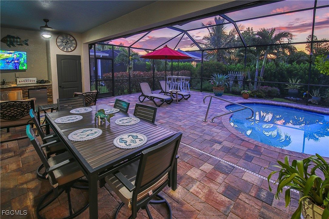 4407 SW 19th Ave Cape Coral, FL 33914 - Thumbnail 2