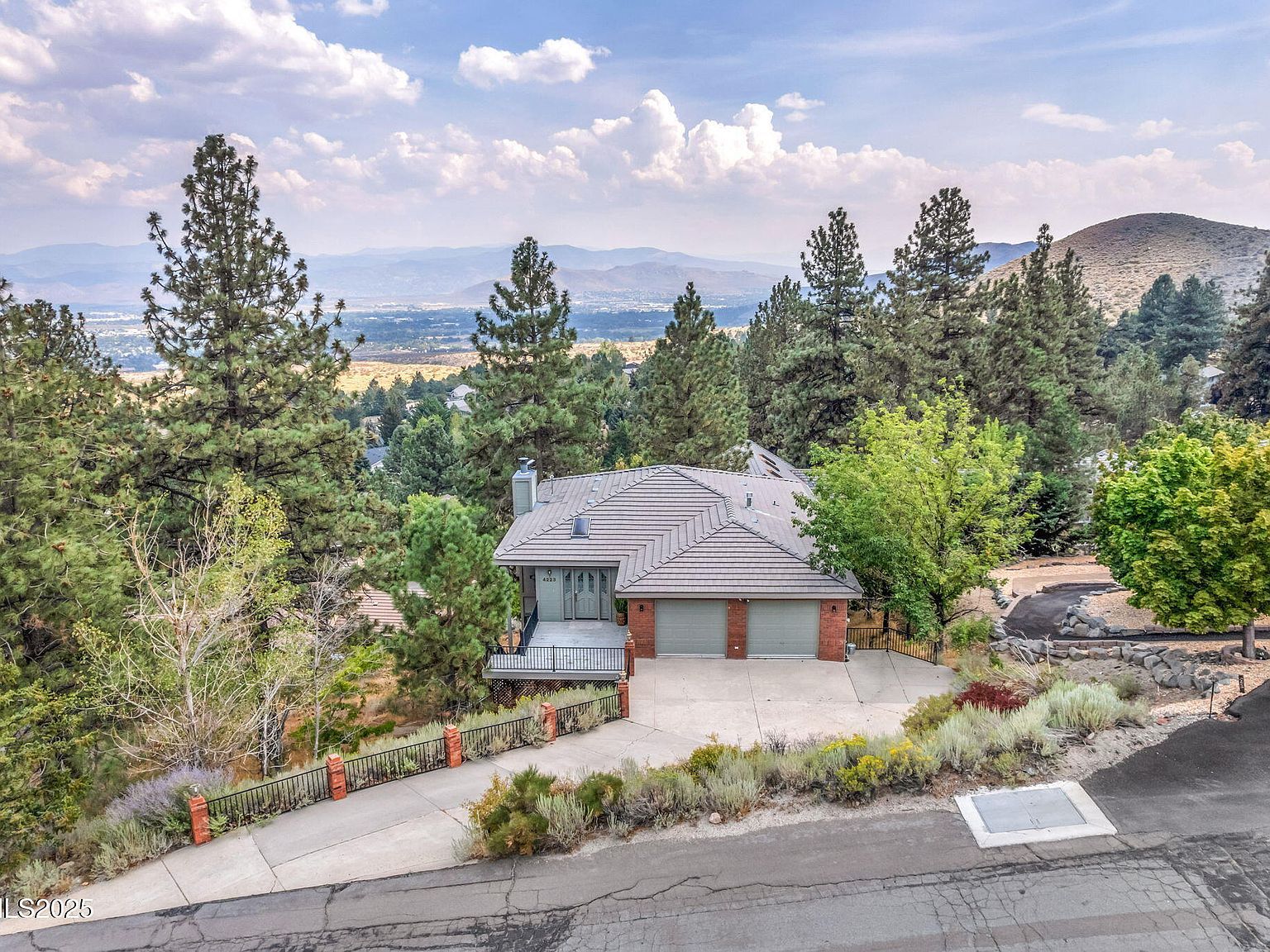 4223 Timberline Dr Carson City, NV 89703 - Thumbnail 2