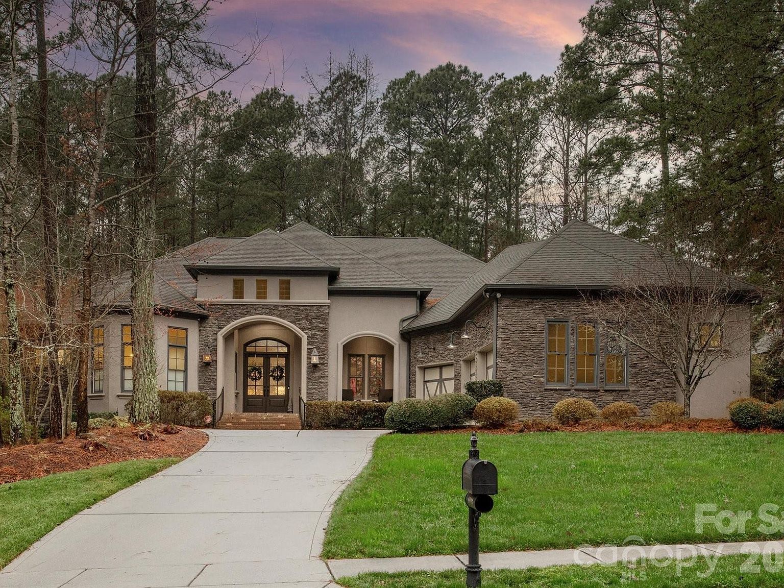 4006 Pinehill Ln Matthews, NC 28104 - Thumbnail 2