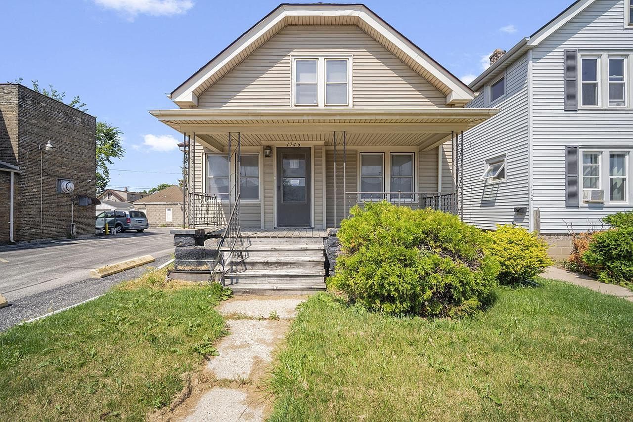 1745 S 68th St West Allis, WI 53214, 53214
