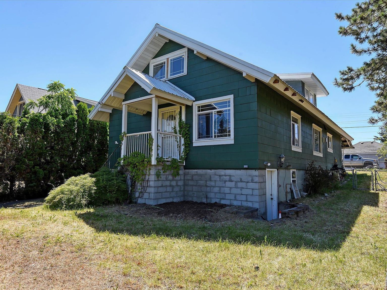 627 W Gordon Ave Spokane, WA 99205 - Thumbnail 2