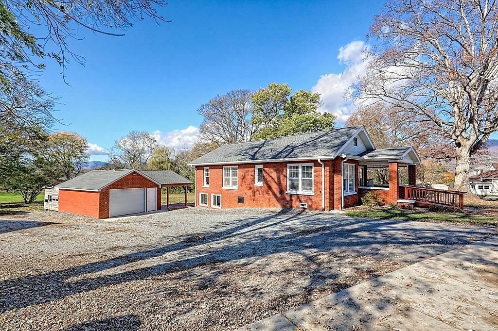 208 Bristol Ave Andrews, NC 28901 - Thumbnail 2