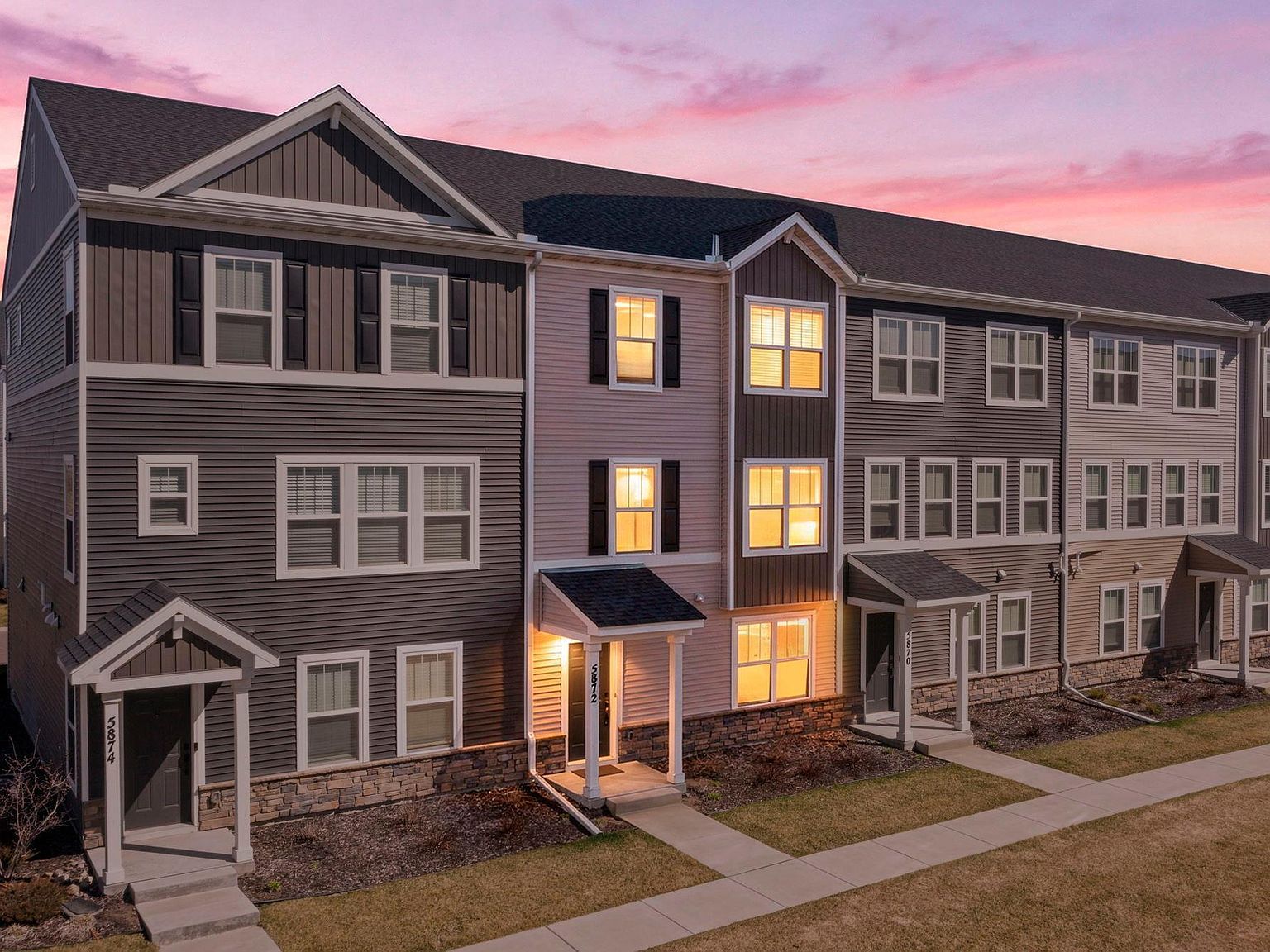 5872 156th Way Apple Valley, MN 55124  | New build