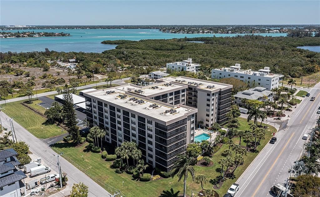 1001 Benjamin Franklin Dr UNIT 406 Sarasota, FL 34236 - Thumbnail 2