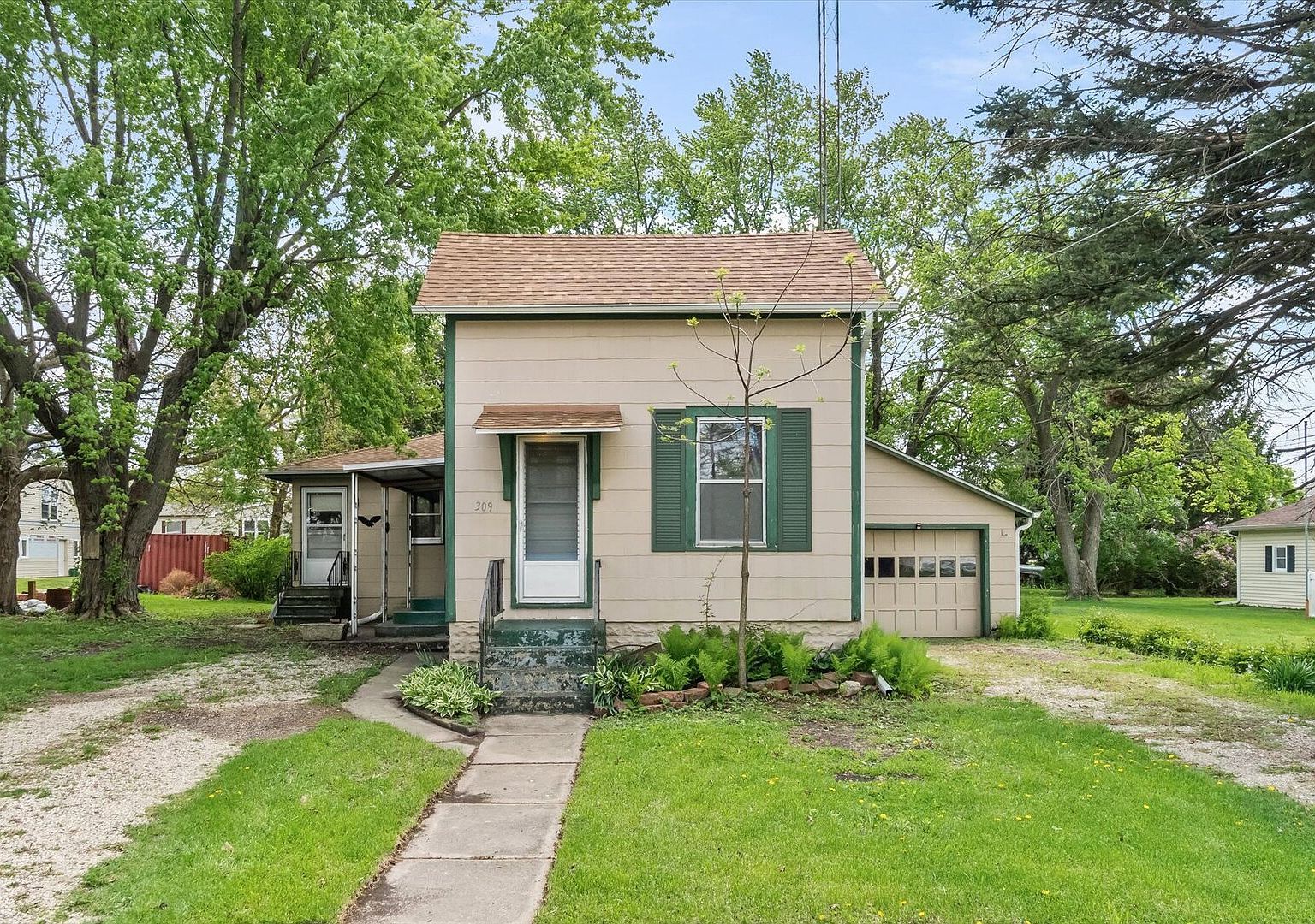 309 North St Earlville, IL 60518  | Single Family