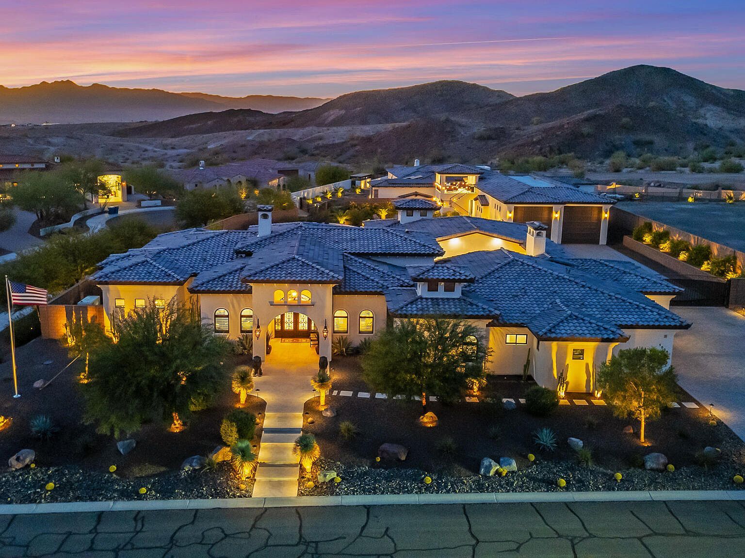 1030 Circula De Hacienda Lake Havasu City, AZ 86406 - Thumbnail 2