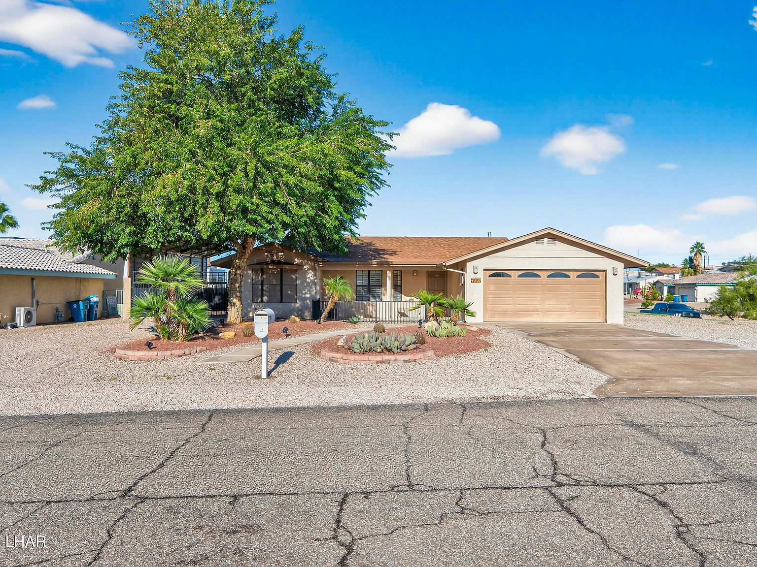 3465 Cinnamon Dr Lake Havasu City, AZ 86406 - Thumbnail 2