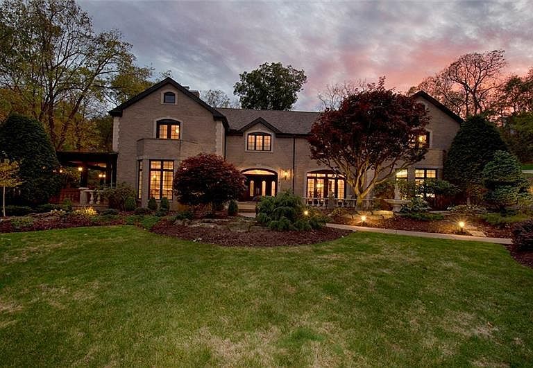 105 Lantern Cir, - Thumbnail 2