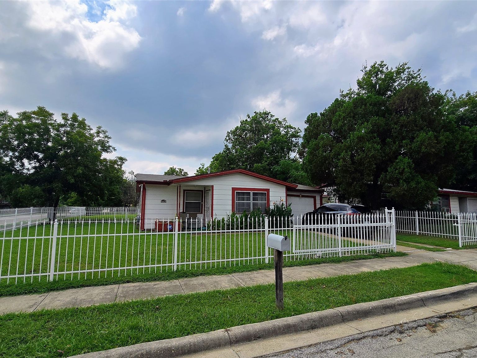 4428 Crenshaw Ave Fort Worth, TX 76105 - Thumbnail 2