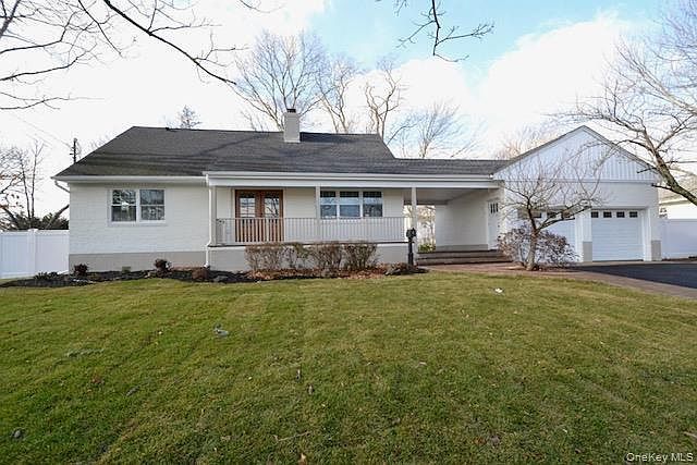 188 Ralph Ave Babylon, NY 11702 - Thumbnail 2