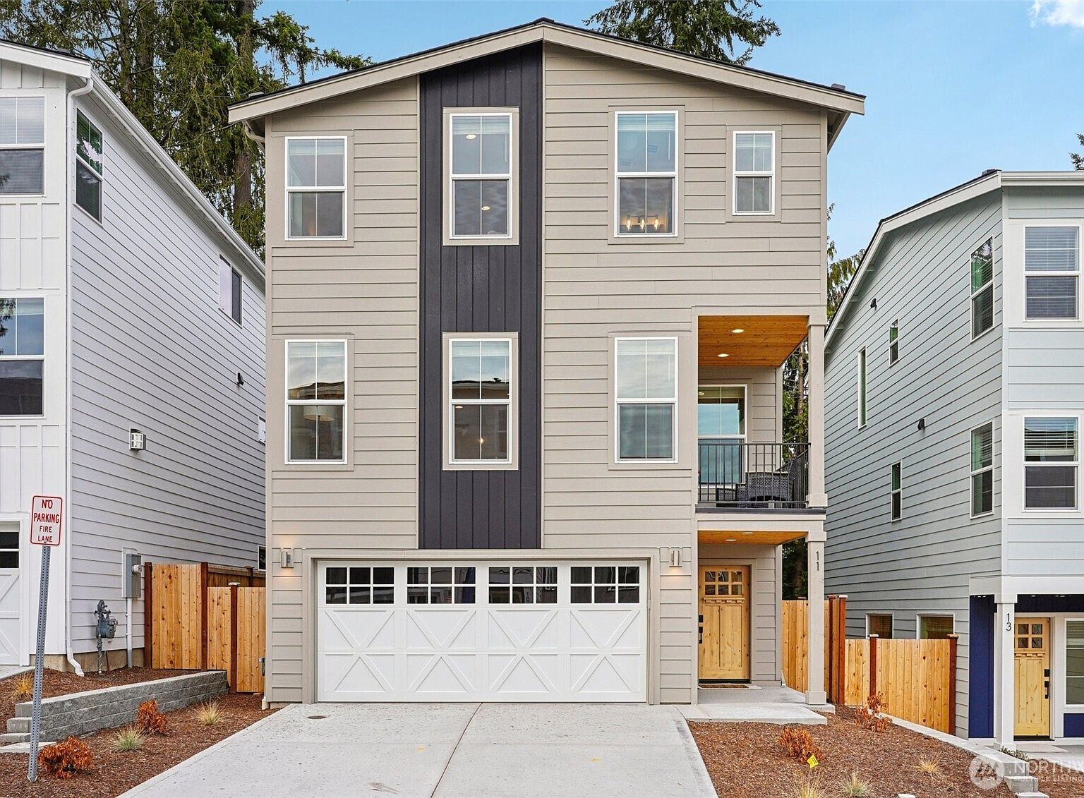 11 160th Pl SE Bothell, WA 98012 - Thumbnail 2