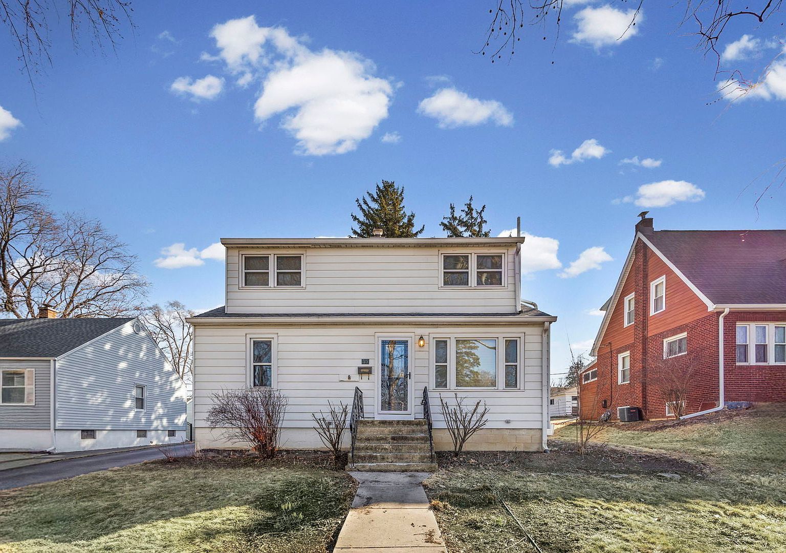 115 N Park St Westmont, IL 60559 - Thumbnail 2