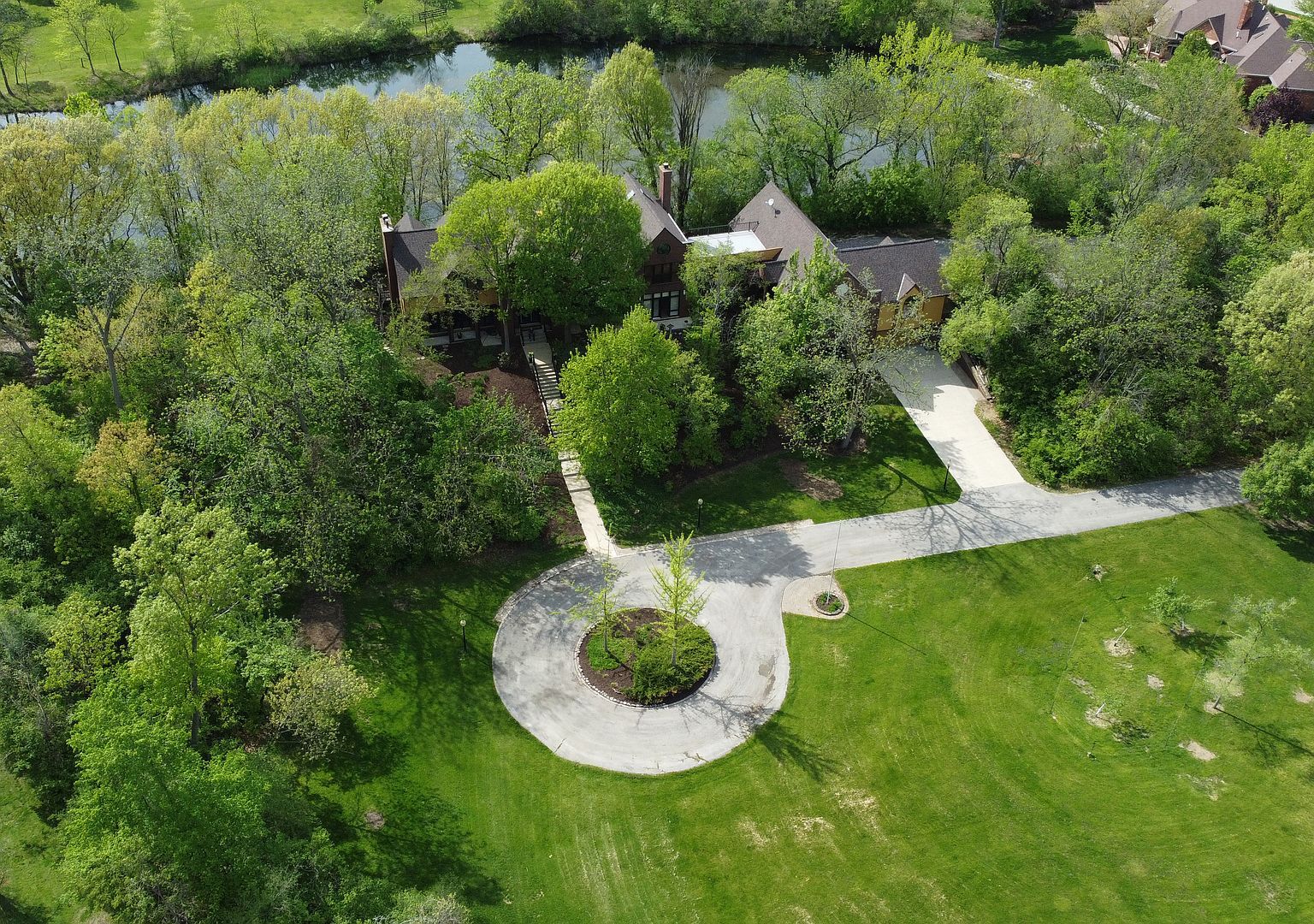 8425 S Hickory Ct Burr Ridge, IL 60527  | Single Family