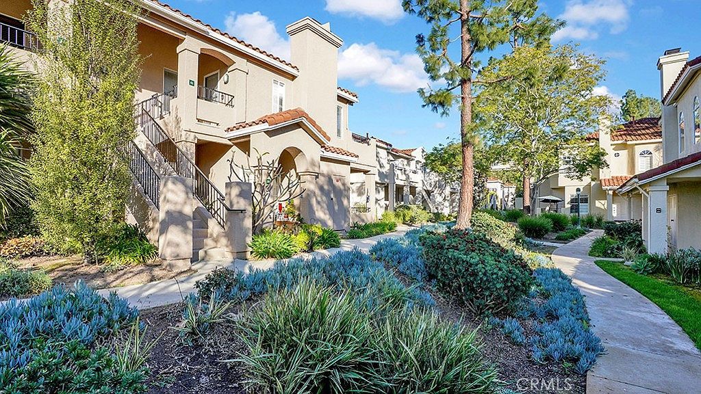 61 Whippoorwill Ln Aliso Viejo, CA 92656 - Thumbnail 2