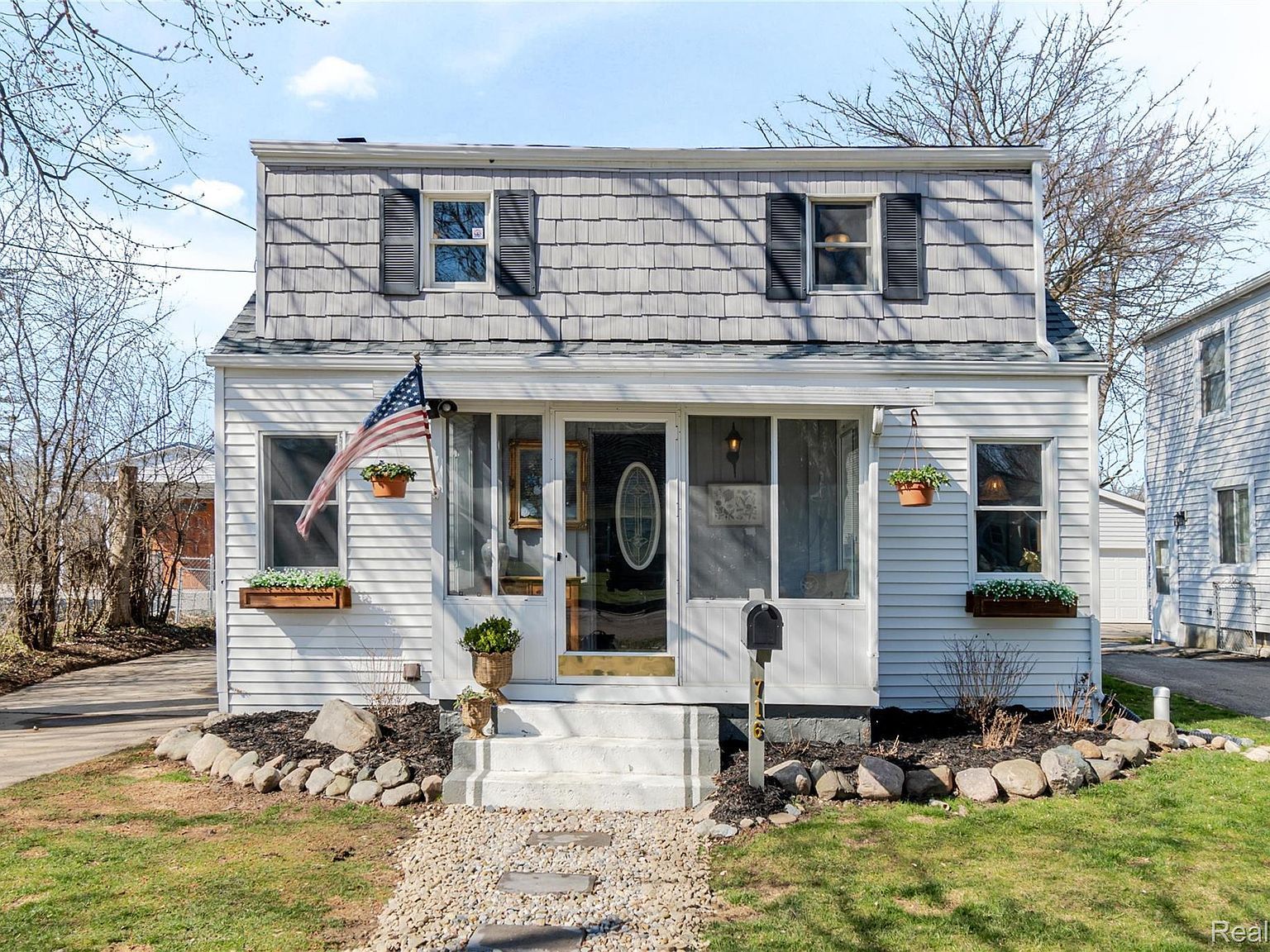 716 W 2nd St Davison, MI 48423  | Single Family