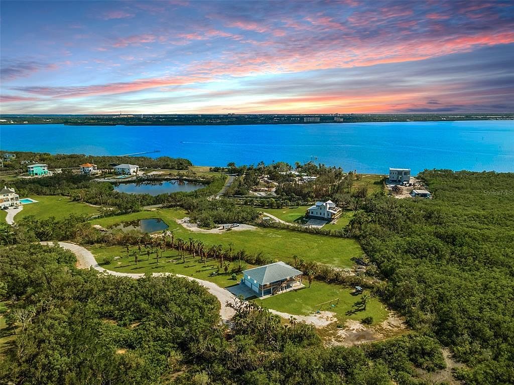 445 Horseshoe Loop Rd Terra Ceia, FL 34250 - Thumbnail 2