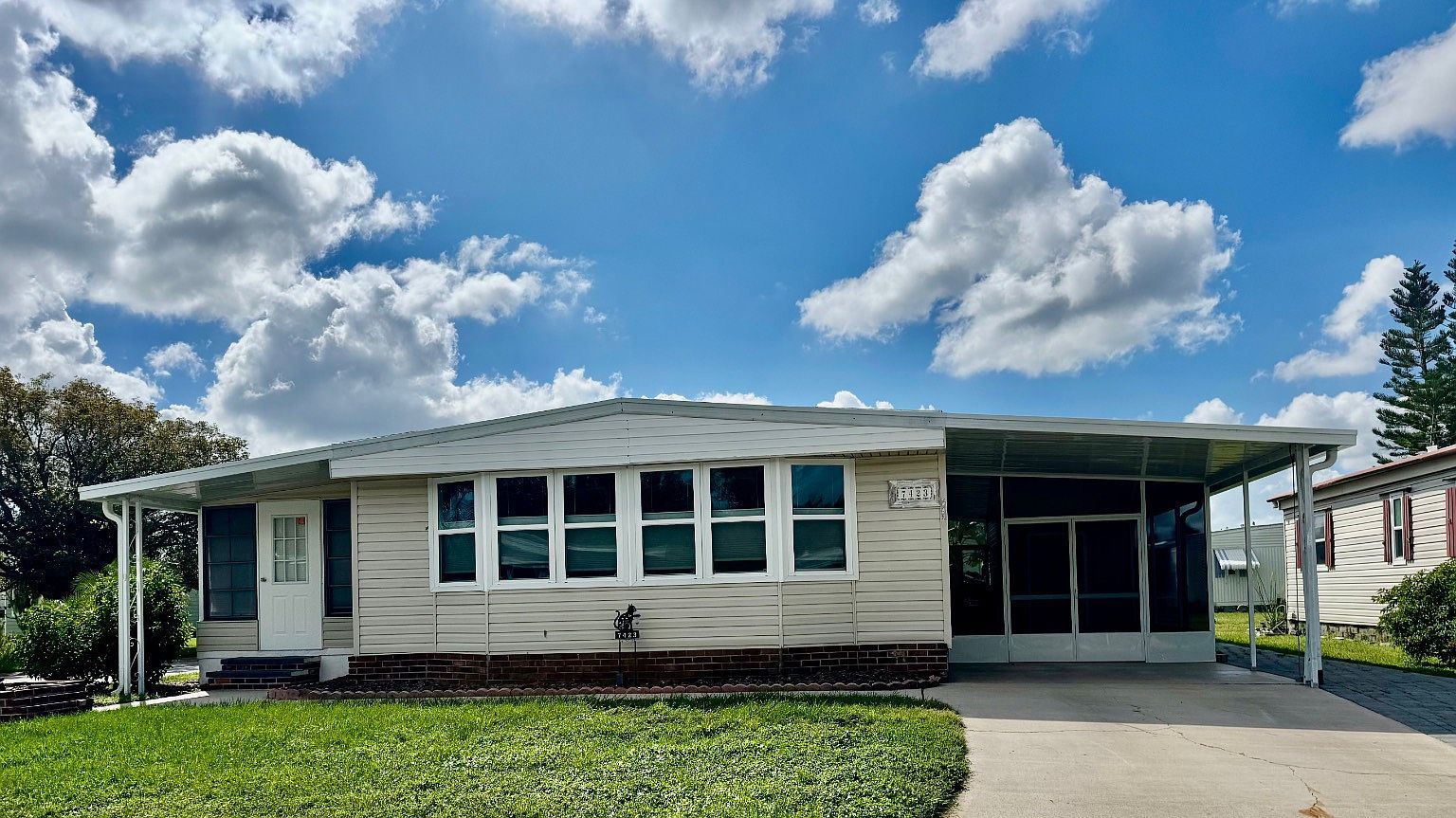 7423 Kings Dr Ellenton, FL 34222 - Thumbnail 2