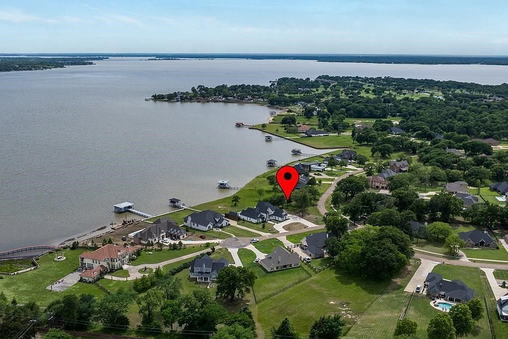 203 Cape Shore Dr Kemp, TX 75143, 75143