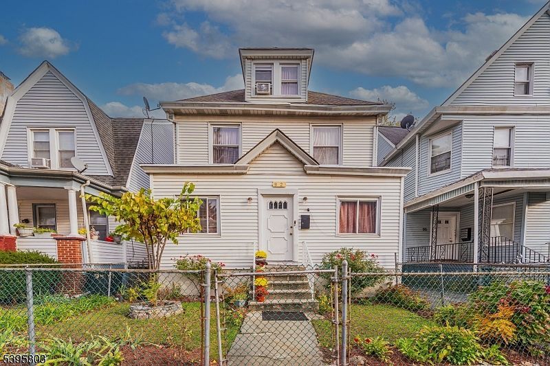 92 N 19th St East Orange, NJ 07017 - Thumbnail 2