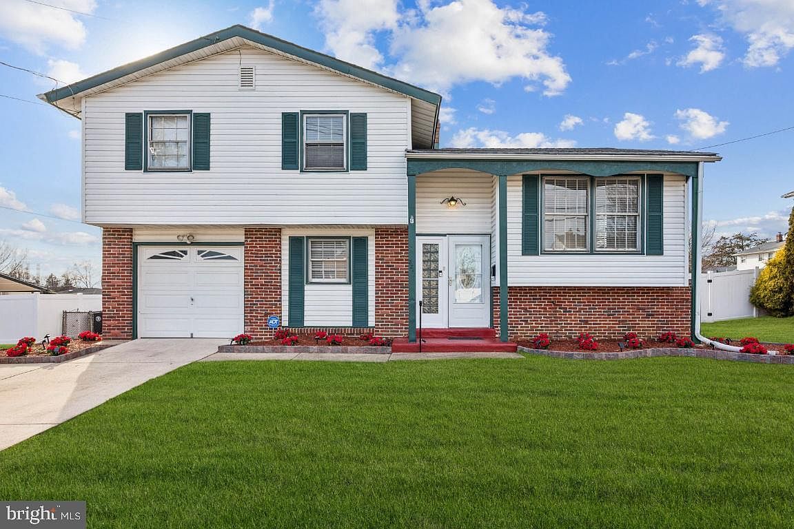 2211 Chestnut Hill Dr Cinnaminson, NJ 08077 - Thumbnail 2