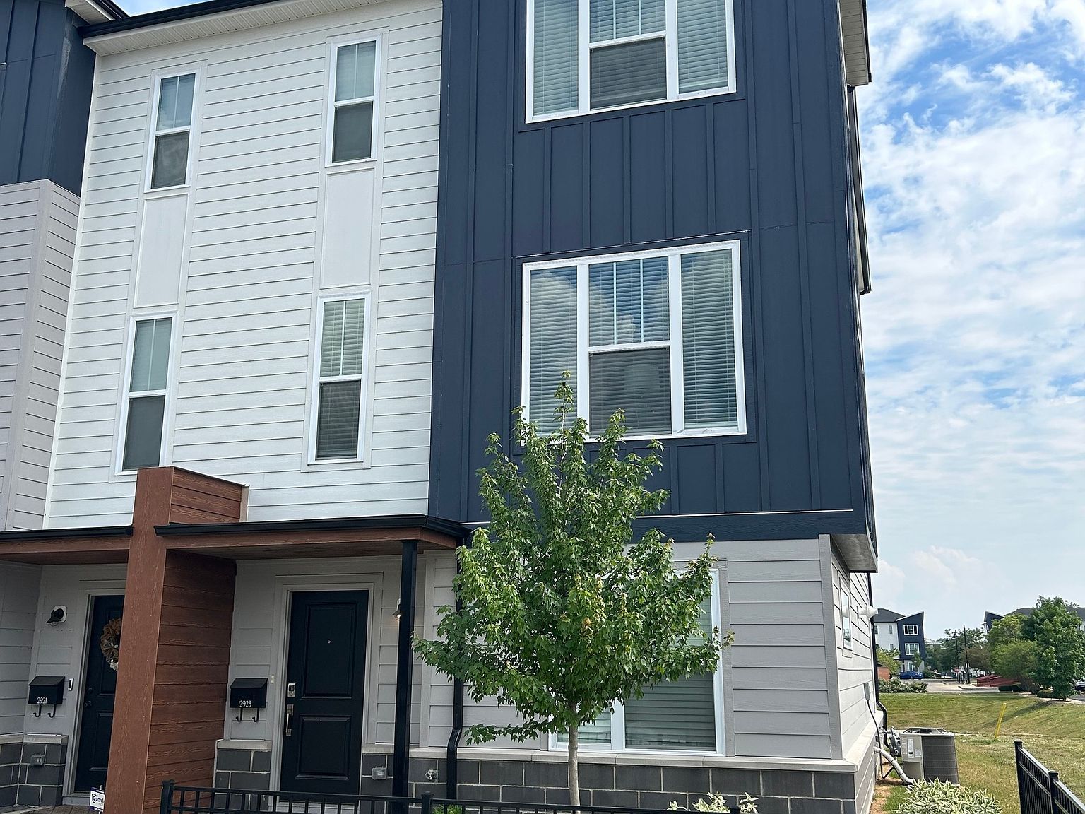 2923 W New York St Indianapolis, IN 46222 - Thumbnail 2