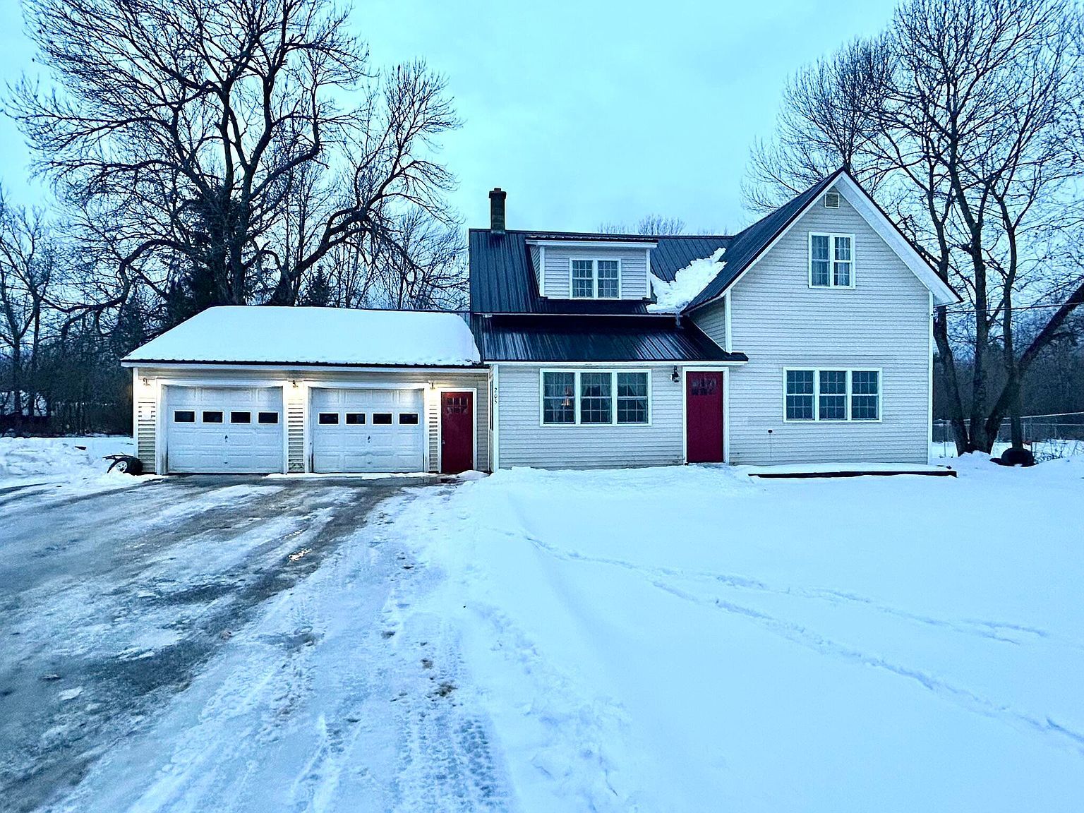 205 Elm St Newport, ME 04953 - Thumbnail 2